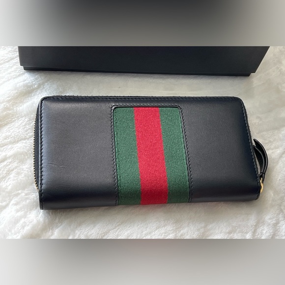 Gucci Sylvie black zippy aroun wallet - Picture 16 of 16